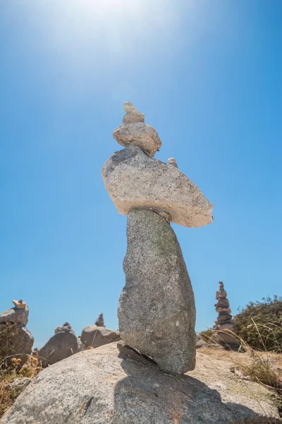 Pilha de pedras no Monte Foia em Monchique, Portugal — Fotografia de Stock