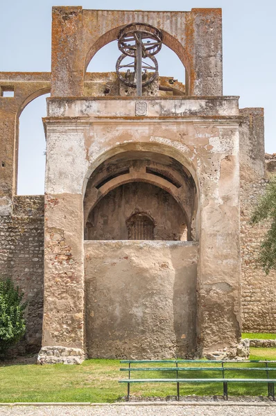 Мельница в замке Серпа, Португалия — стоковое фото