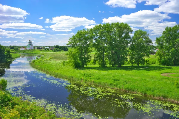 Krajobraz lato w Suzdal — Zdjęcie stockowe