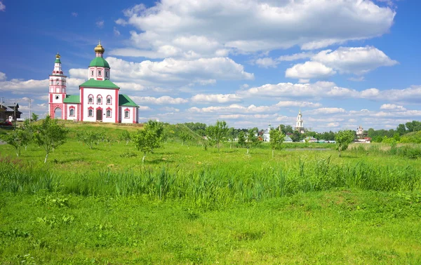 Sommar landskap i Suzdal — Stockfoto