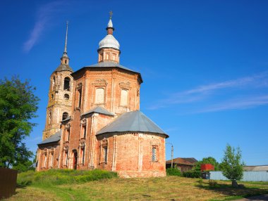 Suzdal, Boris ve Gleb kilisede yaz manzara
