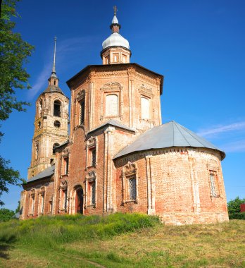 Suzdal, Boris ve Gleb kilisede yaz manzara