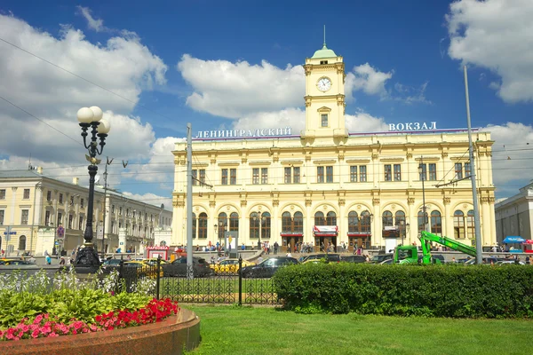 Moskva, Rusko, 4. srpna 2016. Komsomolské náměstí a Leningradské nádraží — Stock fotografie