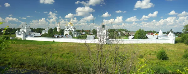 Літній пейзаж у місті Suzdal — стокове фото