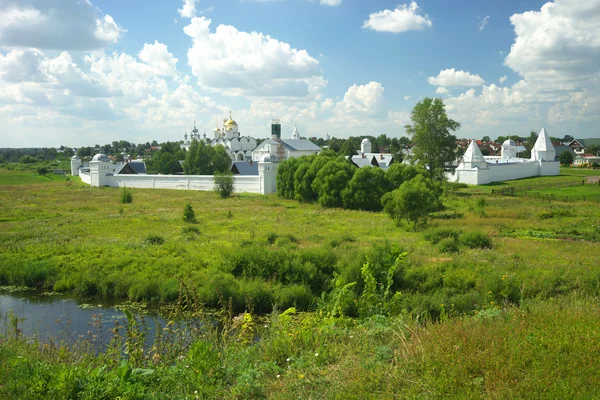 Paisagem de verão em Suzdal — Fotografia de Stock