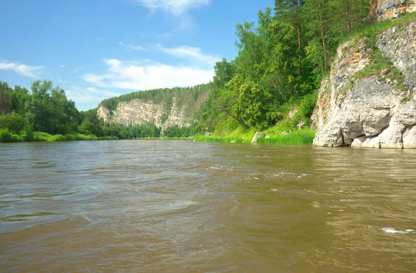 Siano River. Rosja, południe Ural. — Zdjęcie stockowe