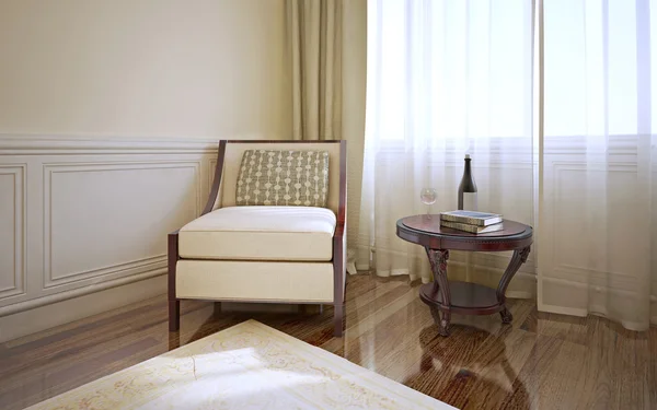 Kamer in klassieke stijl met leunstoel en koffietafel — Stockfoto