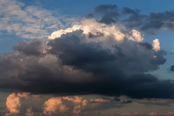 Epic Matahari Terbenam Badai Langit Awan Hujan Cumulus Abu Abu — Stok Foto