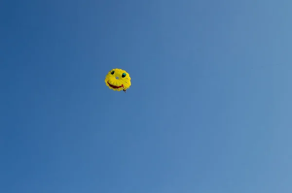 Vlucht op een parachute — Stockfoto