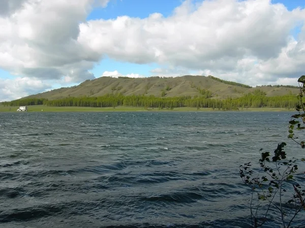 Le lac de montagne — Photo