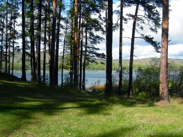 Der Bergsee — Stockfoto