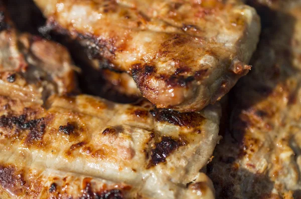 bir tabak üzerinde et