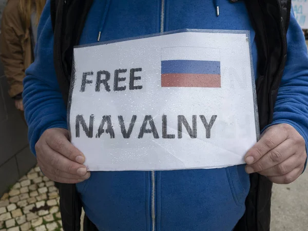 Lizbon, Rusya 'nın Portekiz büyükelçiliği Navalny' nin hapse atılmasını protesto etti, 01 / 23 / 2021