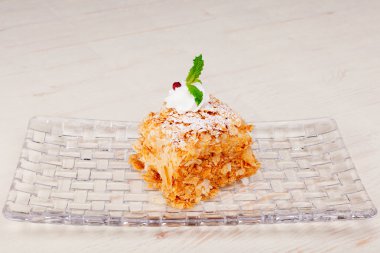 Rus tatlı keki Napolyon