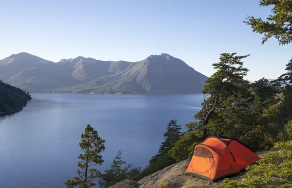 Patagonya'da kamp.