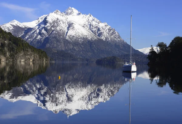 Sailing in the Nahuel Huapi Lake, Bariloche, Argentina — Stock Photo, Image