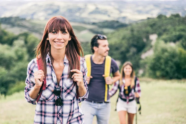 Friends on a excursion in the nature — Φωτογραφία Αρχείου