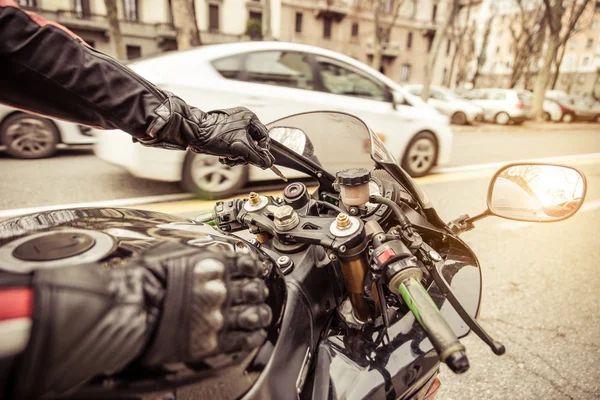 Encendido de motocicleta. concepto de transporte —  Fotos de Stock