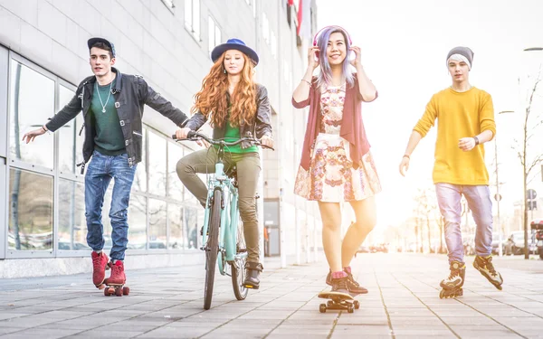 Group of teens making activities — Stock Photo, Image