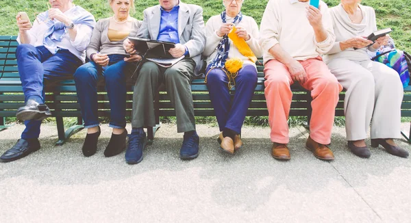 Gruppe alter Menschen — Stockfoto