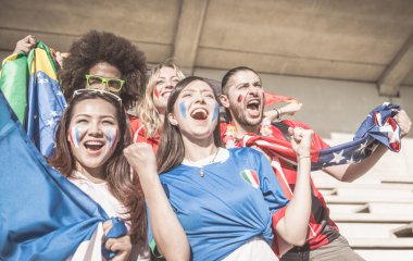 Takım Arena destekleyen futbol taraftarları