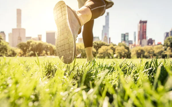 Runner in Central park — Stock Photo, Image