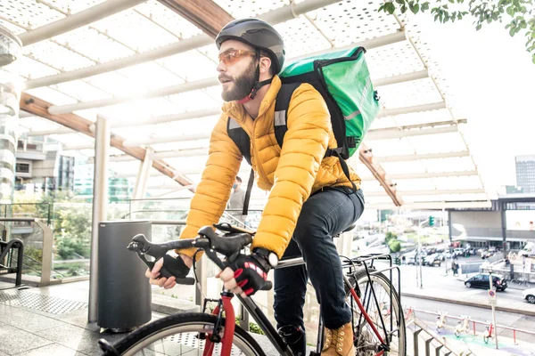 Consegna Cibo Cavaliere Sulla Sua Bicicletta Immagine Uomo Mezza Età — Foto Stock