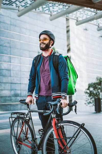 Entregador Comida Bicicleta Imagem Homem Meia Idade Trabalho Centro Cidade — Fotografia de Stock