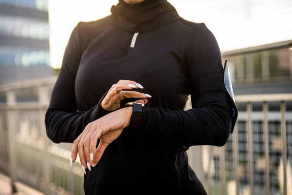 Menina Esportiva Muçulmana Com Treinamento Corporal Adequado Fora Mulher Bonita — Fotografia de Stock