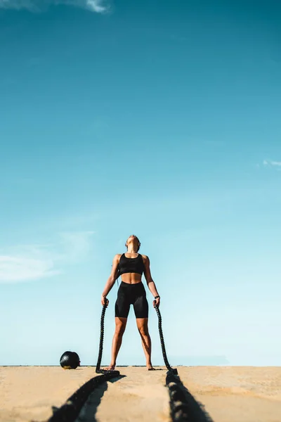 Functional Training Workout Strand Fitte Und Athletische Frau Beim Sport — Stockfoto