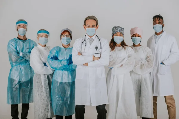 Team Van Artsen Verpleegkundigen Met Wegwerpbeschermingspakken Gezichtsmaskers Voor Bestrijding Van — Stockfoto