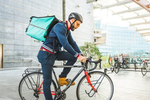 Food Delivery Service Ruiter Leveren Van Voedsel Aan Clints Met — Stockfoto