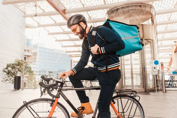 Serviço Entrega Alimentos Cavaleiro Entrega Alimentos Para Clínicas Com Bicicleta — Fotografia de Stock