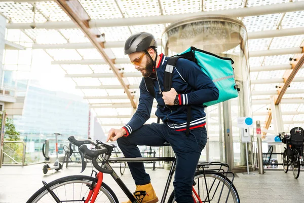 Serviço Entrega Alimentos Cavaleiro Entrega Alimentos Para Clínicas Com Bicicleta — Fotografia de Stock