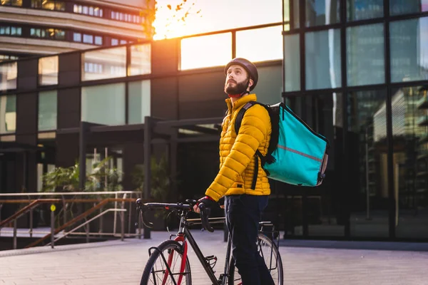 Serviciu Livrare Alimentelor Călăreț Care Livrează Alimente Clinturi Bicicleta Concepte — Fotografie, imagine de stoc