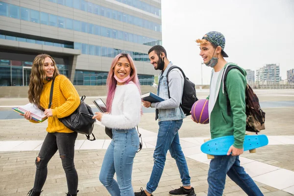 Happy Young People Meeting Outdoors Wearing Face Masks Covid Pandemic — Stock Photo, Image