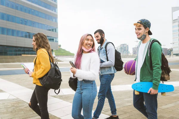 Happy Young People Meeting Outdoors Wearing Face Masks Covid Pandemic — Stock Photo, Image