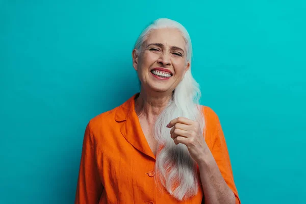 Mooie Oudere Vrouw Die Poseert Een Fotoshooting Concept Levensstijl Anciënniteit — Stockfoto