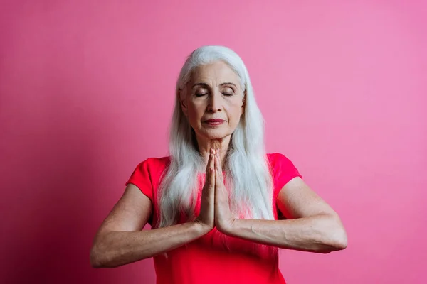 Hermosa Mujer Mayor Posando Una Sesión Fotos Concepto Sobre Estilo —  Fotos de Stock