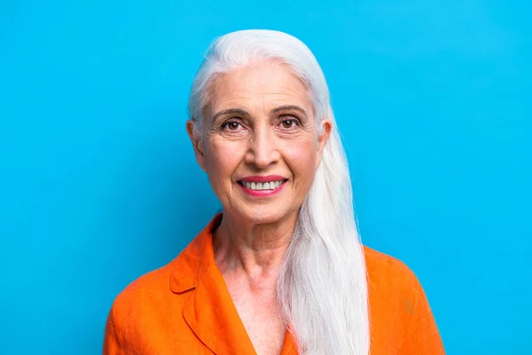 Όμορφη Ηλικιωμένη Γυναίκα Πορτρέτο Στούντιο Πυροβόλησε Στο Παρασκήνιο Ηλικιωμένοι Μισό — Φωτογραφία Αρχείου