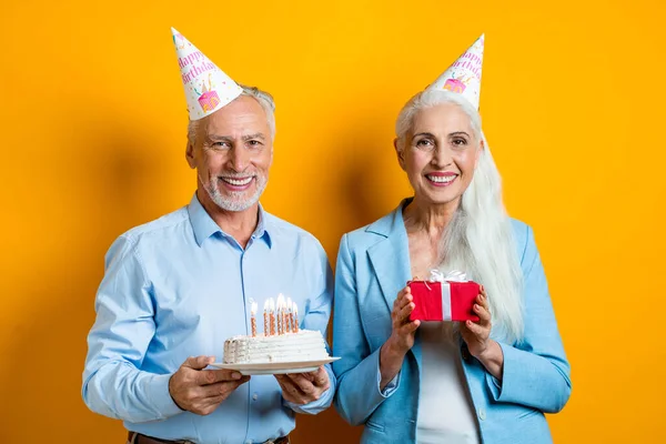 Vackra Äldre Par Älskare Äldre Människor Porträtt Vit Bakgrund — Stockfoto
