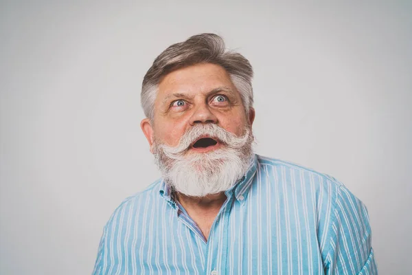 Funny Senior Man Posing Photoshooting Happy Hipster Doing Funny Expressions — Stock Photo, Image