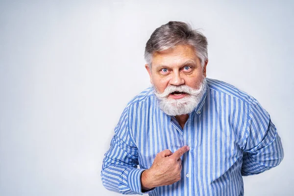 Eccentric Senior Man Funny Expression Portrait Background Active Youthful Old — Stock Photo, Image