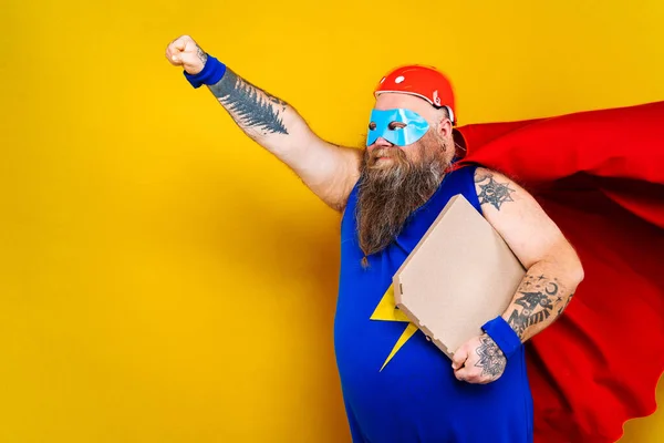 Смешной Толстяк Костюме Супергероя Действующий Сверхчеловек Специальными Способностями Портрет Цветном — стоковое фото