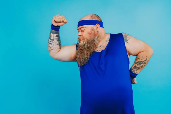 Vtipný Tlustý Muž Dělá Nějaké Sportovní Cvičení Nadváha Muž Problémy — Stock fotografie
