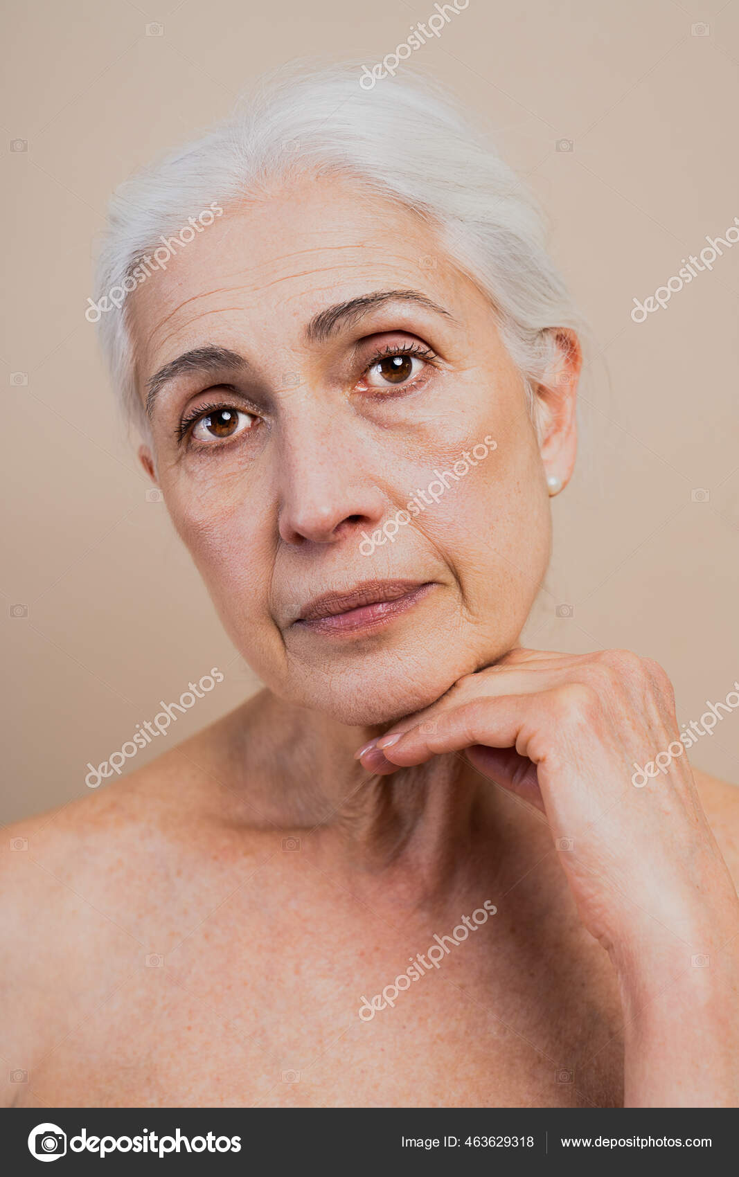 Beautiful Senior Woman Young Clean Look Beauty Shot Pretty Senior Stock  Photo by ©oneinchpunch 463628926