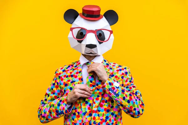 Hombre Feliz Con Divertida Máscara Polietileno Bajo Sobre Fondo Color —  Fotos de Stock