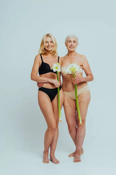 Wanita Senior Cantik Dengan Penampilan Muda Dan Bersih Kecantikan Ditembak — Stok Foto