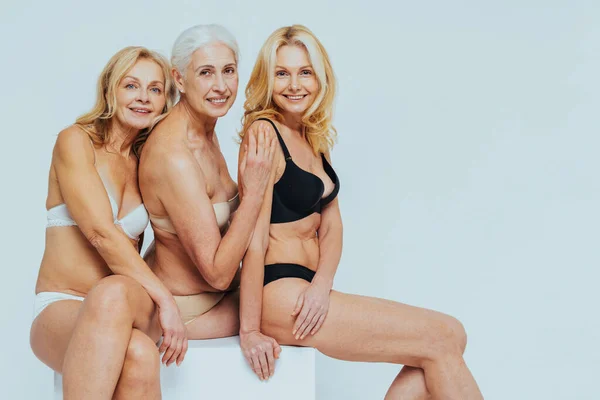 Schöne Seniorin Mit Jungem Und Sauberem Aussehen Beauty Shot Hübsche — Stockfoto