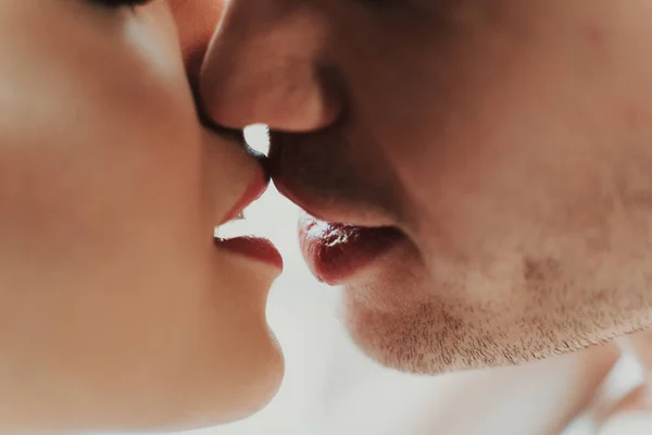 Young Couple Kissing Close Shot Lips — Stock Photo, Image